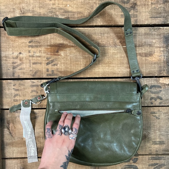 MRS. CHEESECAKE | Aunts & Uncles | Leather bag - Picture 5 of 6